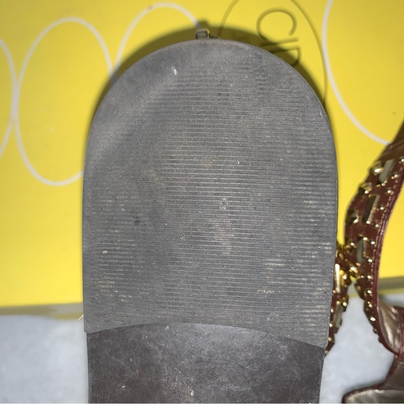 Women’s 8M CIRCA Joan & David SUMMERFUN Dark Brown Leather Aztec Studded Sandals - Picture 14 of 15